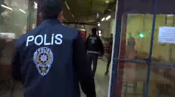 Polis Aranan 7 Şüpheliyi Yakaladı