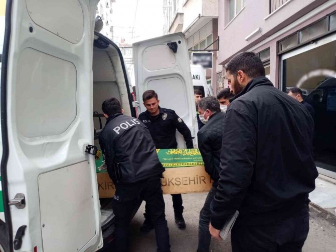 Kayıp Olarak Aranıyordu, Otel Odasında Ölü Bulundu