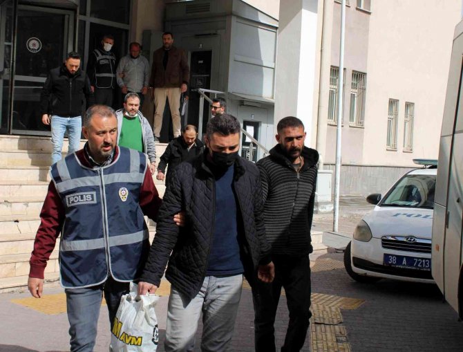 Kayseri’de Aranan Şahıslara Eş Zamanlı Operasyon