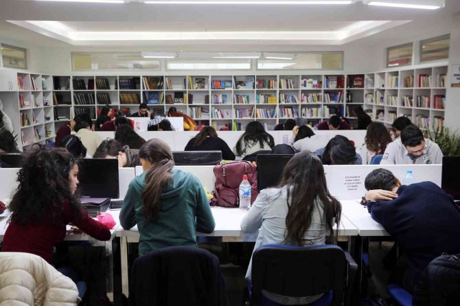 Kitap Sevdalıları Yenimahalle Kütüphanelerinde Buluşuyor