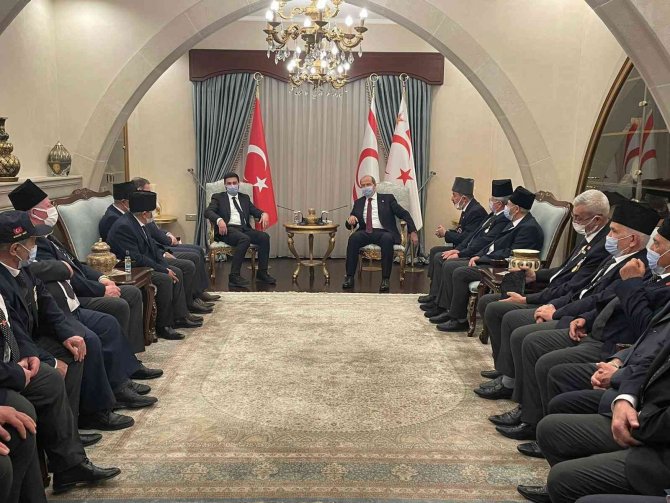 Kktc Cumhurbaşkanı Tatar, Kağıthaneli Gazilerle Bir Araya Geldi