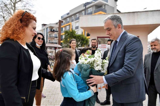 Başkan Esen, İlkokul Öğrencileriyle Buluştu