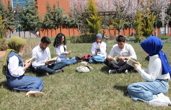 Kilis’te Kitap Yakmanın Tarihi Anlatıldı