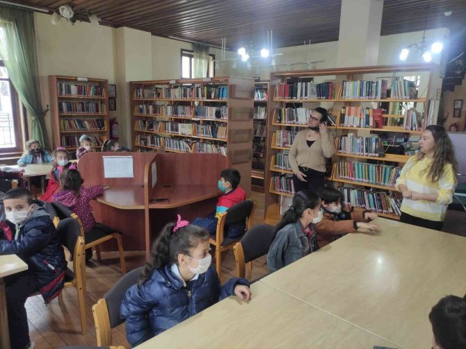 Kütüphane Haftası’nda Öğrenciler Kitapla Buluştu