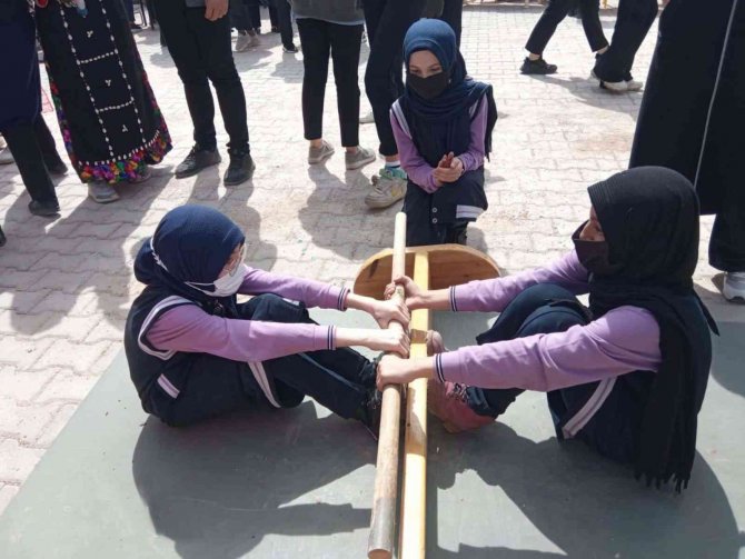 Lise Öğrencileri Doyasıya Eğlendi