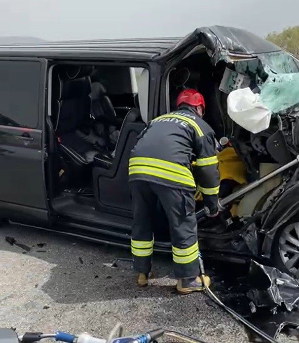 Selami Şahin’in Oğlu Fikret Emirhan Şahin Trafik Kazasında Yaralandı