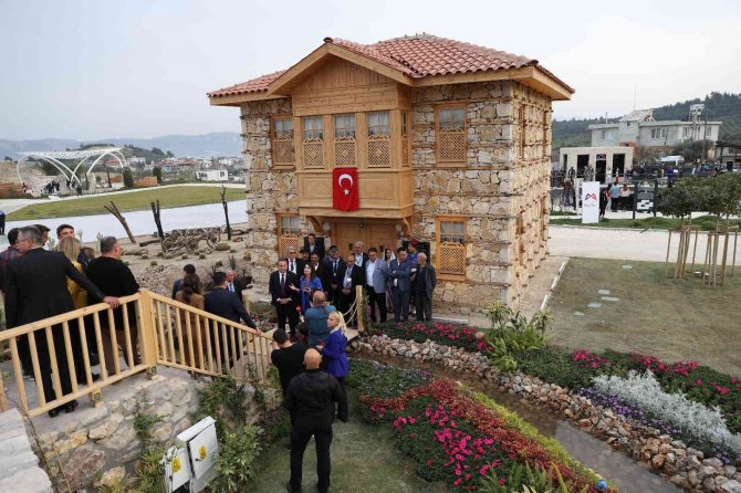 Başkan Böcek, Kılıçdaroğlu’nu Expo 2021 Hatay’daki ’Düğmeli Ev’de Ağırladı