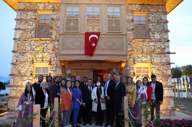 Başkan Böcek, Kılıçdaroğlu’nu Expo 2021 Hatay’daki ’Düğmeli Ev’de Ağırladı