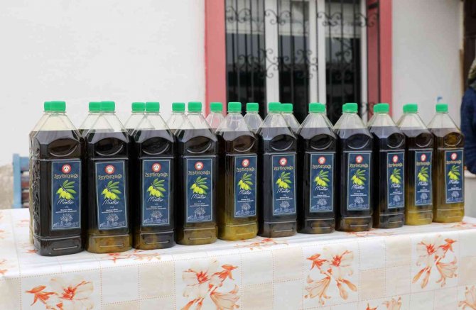 Zeytinyağları İhtiyaç Sahiplerine Ulaştırılıyor