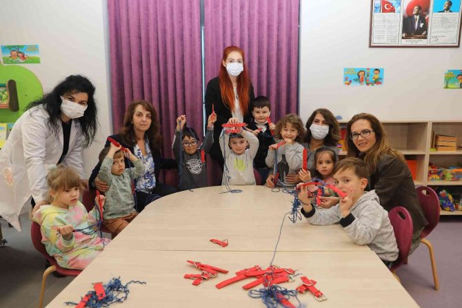 Bursa’da Sokak Hayvanlarının Hediyeleri Çocuklardan