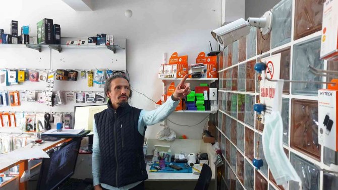 "Motosikletin Sesini Dinleyeceğim" Dedi, Üzerine Binip Gitti