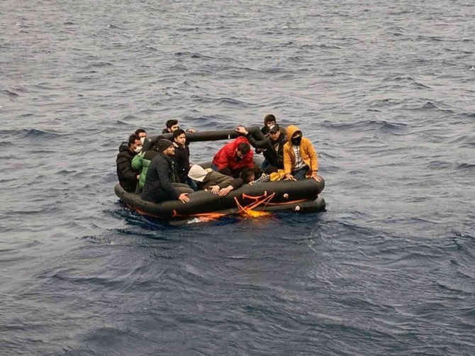 Marmaris’te 19 Düzensiz Göçmen Kurtarıldı