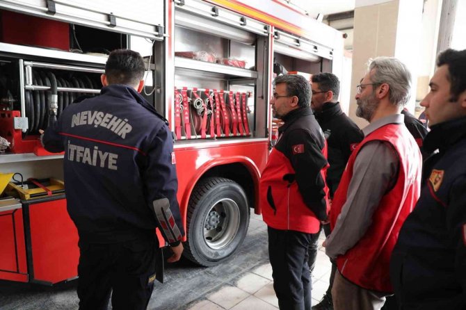 Gönüllülere ’Yangın Güvenliği Ve Yangına Müdahale Teknikleri’ Eğitimi Verildi