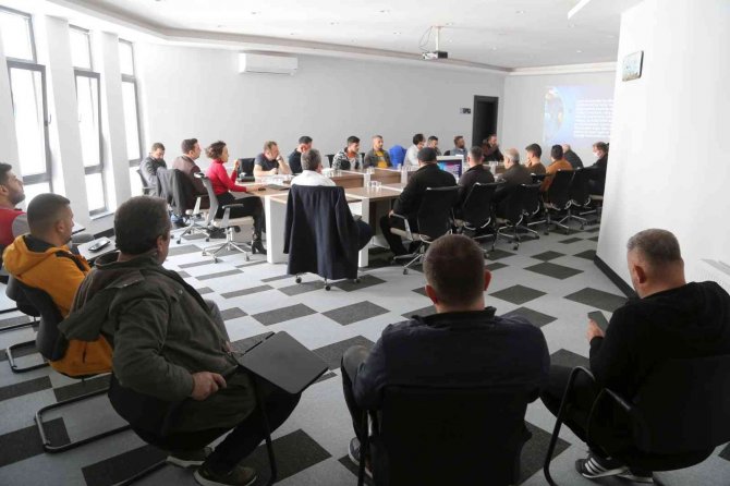 Niğde Belediyesi’nden Sertifikalı Petshop Eğitimi