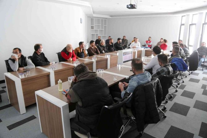 Niğde Belediyesi’nden Sertifikalı Petshop Eğitimi