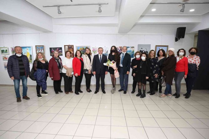 Nilüfer’de Kursiyerlerin Yaptığı Resimler Hayran Bıraktı