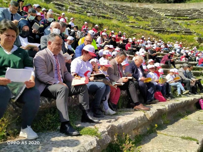 Öğrenciler Kitaplarını Bu Kez Antik Kentte Okudu
