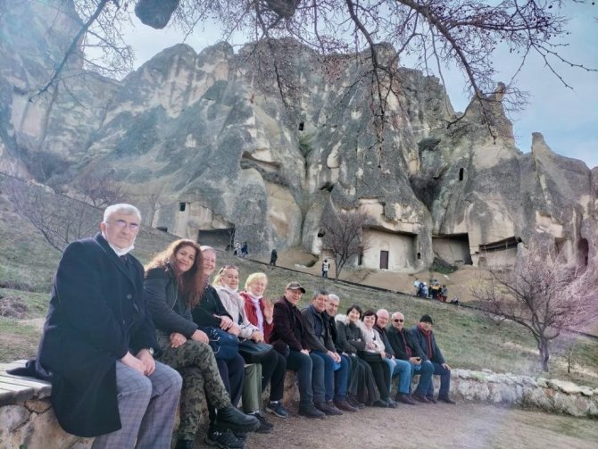 Vali Sonel, Emekli Öğretmenlere Verdiği Gezi Sözünü Yerine Getirdi