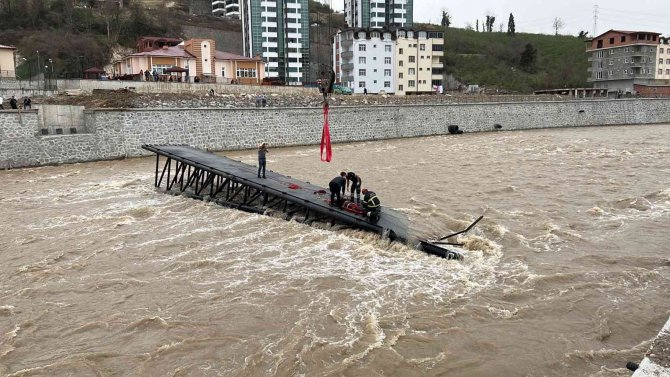 Ordu’da İnşaat Halindeki Köprü Çöktü: 2 İşçi Yaralı