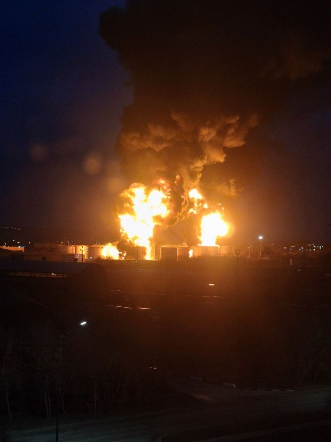 Rusya: "Ukrayna Ordusu Belgorod Kentindeki Petrol Deposunu Vurdu"