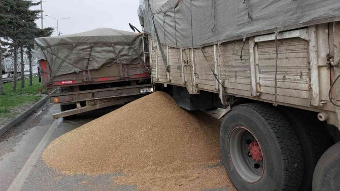 8 Aracın Karıştığı Zincirleme Kazada 12 Yaşındaki Çocuk Yaralandı