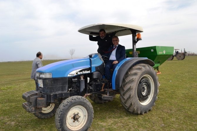 Mera Alanlarında Gübreleme Başladı