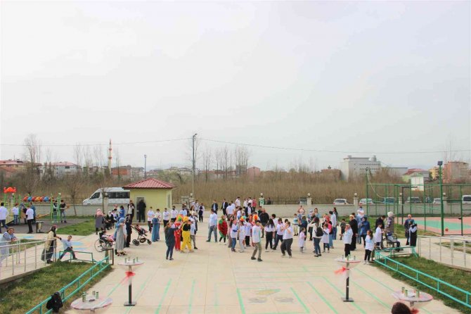 Çarşamba’da ’2 Nisan Dünya Otizm Farkındalık Günü’ Kutlandı