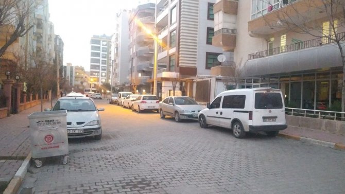 Emekli Öğretmenin Bıçaklanmış Halde Cesedi Bulundu