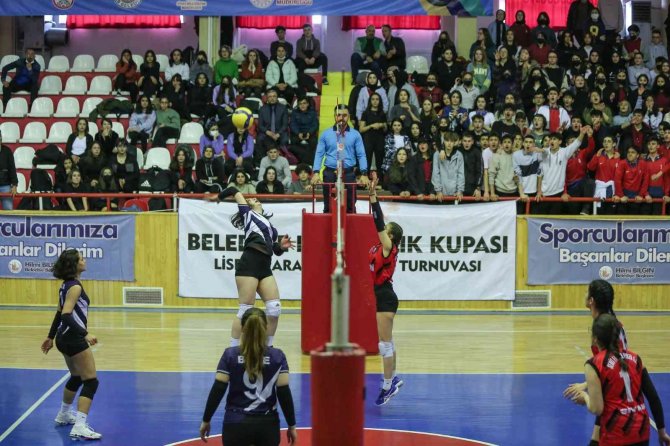 Voleybol Turnuvası Büyük Heyecan Sahne Oldu