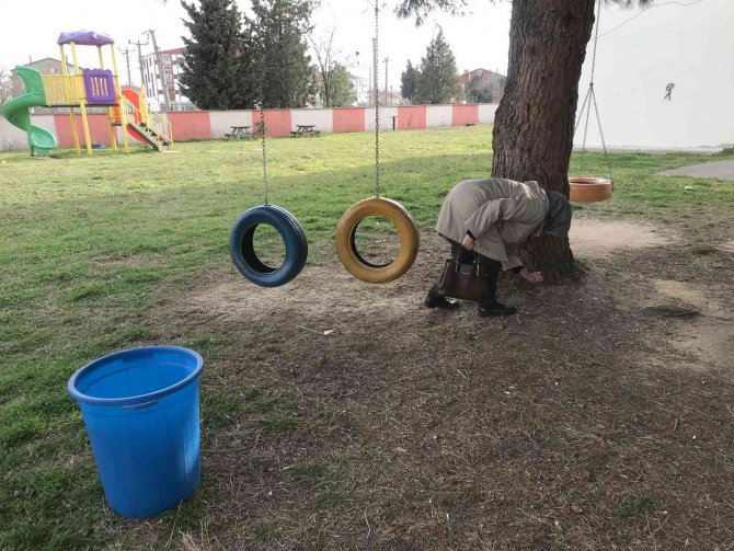 Okul Bahçesi Alemcilerin Yuvası Oldu İddiası