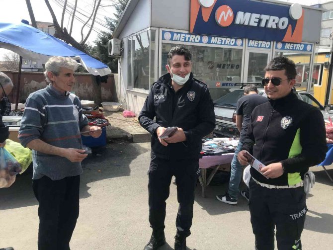 Polisten Pazar Yerinde Dolandırıcılara Karşı Uyarı