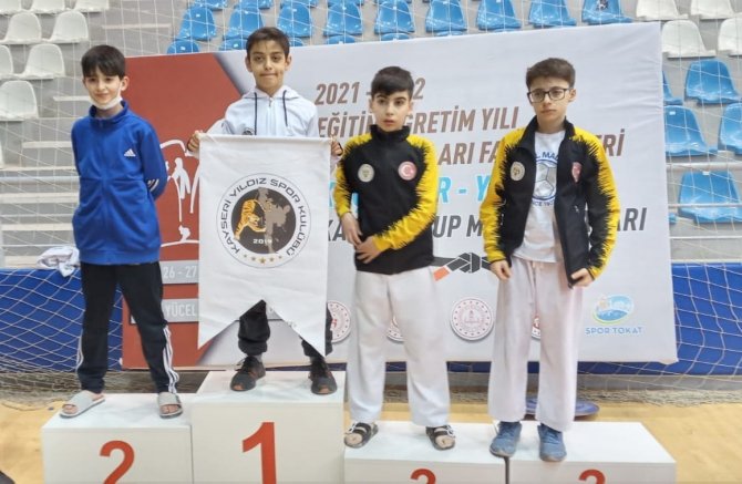 Okullar Arası Karate Grup Müsabakalarında Kayseri Rüzgarı Esti