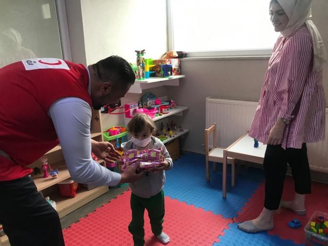Kızılay Derneği Kdz. Ereğli Şubesi Otizmli Çocukları Sevindirdi