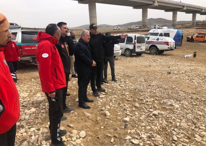 Vali Akın, Kayıp Arama Çalışmalarını Yerinde İnceledi