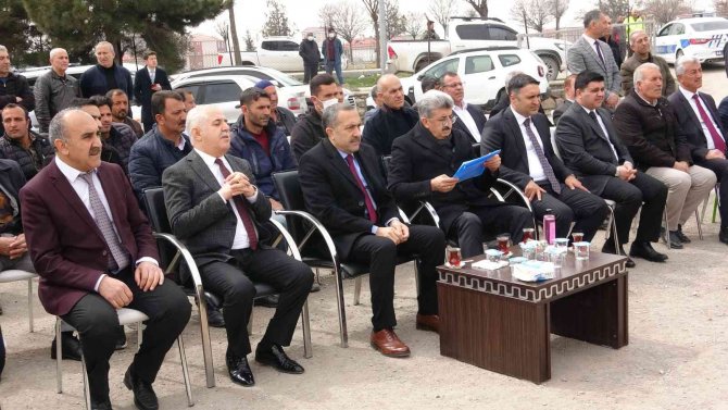 Van Valisi Bilmez: “Ekilmemiş Bir Karış Toprak Bırakmayalım”