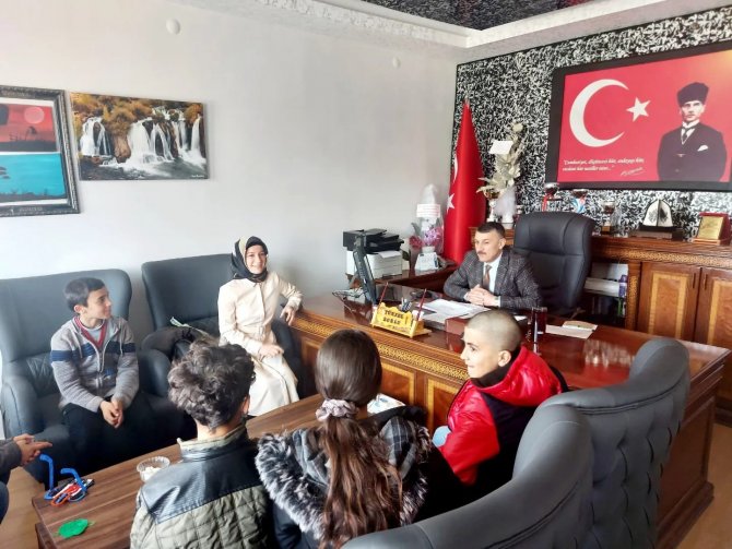 ‘Kodla Muradiye’ Projesini Tamamlayan Öğrencilere Belgeleri Verildi