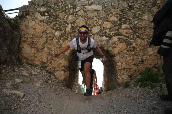 Doğa, Tarih Ve Denizin Buluştuğu Koşuda 76 Kilometreyi Tamamlayan Sporcular Belli Oldu