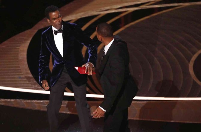 Chris Rock’a Tokat Atan Will Smith, Oscar Akademisinden İstifa Etti