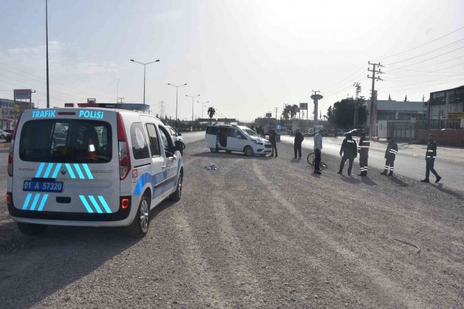 Otomobilin Çarptığı Bisikletli Ağır Yaralandı