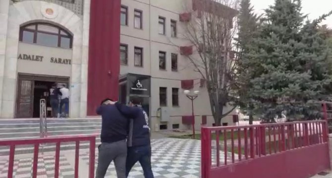 Ormanda Kasıtlı Yangın Çıkaran 5 Kişi Tutuklandı