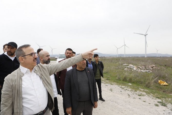 Ak Parti İ̇zmir İ̇l Başkanı Sürekli: “Basbaş İle Büyük Kalkınma Hamlesi Gerçekleşiyor”