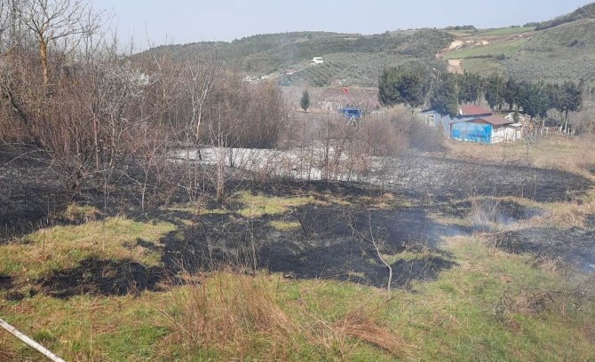 Altınova’da Arazi Yangını Kısa Sürede Söndürüldü