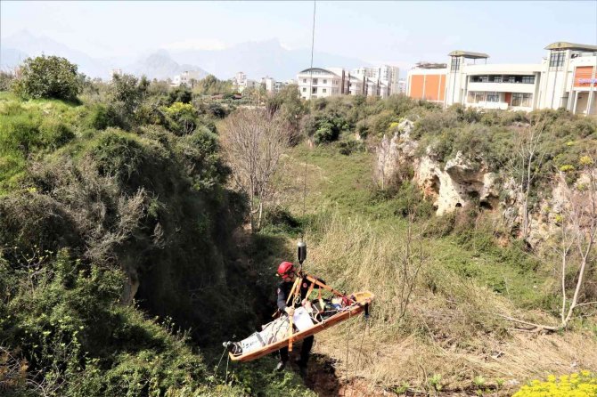 Düştüğü 20 Metrelik Vadiden 2 Saat Süren Operasyonla Kurtarılan Adam: “Kendi Soruşturmamı Kendim Yapacağım”