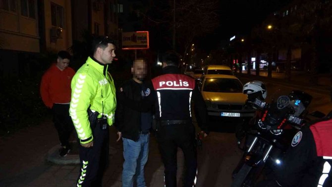 Polisten Kaçan Alkollü Sürücüden İnanılmaz Sözler: "İ̇nsanların Hayatını Tehlikeye Sokuyorum, Onlar Da Bizim Hayatımızı Tehlikeye Sokuyor, Ne Olmuş "