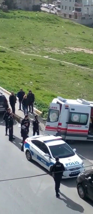 Avcılar’da Kardeşini Boş Arazide Silahla Vurdu