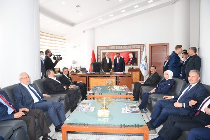 Bakan Karaismailoğlu’ndan Başkan Gürkan’a Ziyaret