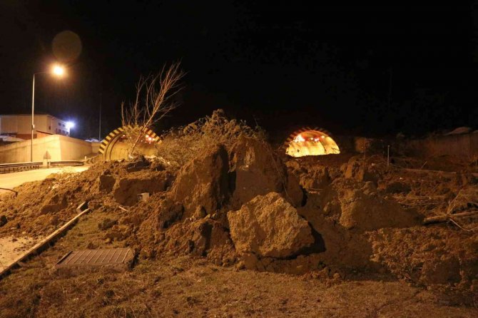 Bolu Dağı Tüneli Heyelan Sebebiyle Çift Yönlü Trafiğe Kapatıldı