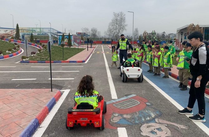 Trafiği Jandarmadan Öğrendiler