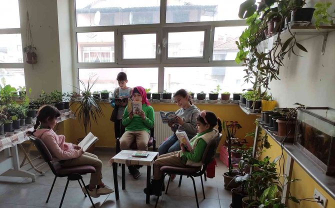 Öğrenciler Tabiat Ve Bakım Atölyesini Boş Bırakmıyor