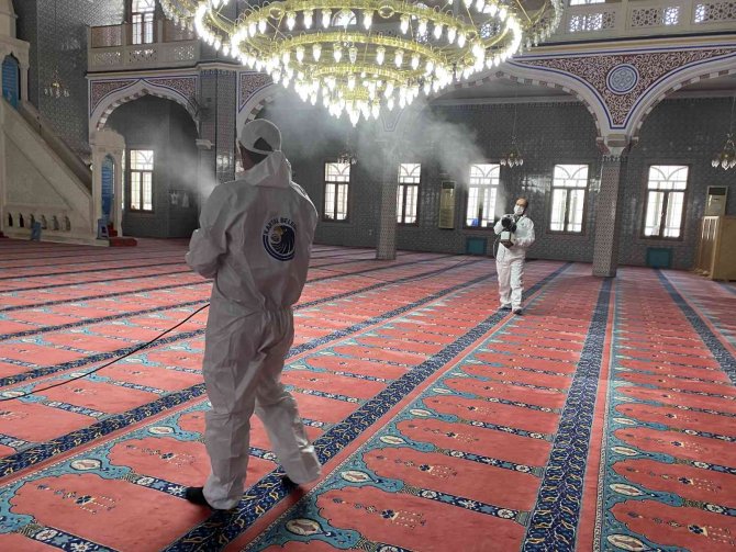Kartal’da Ramazan Ayının İlk Gününde Camiler Dezenfekte Edildi